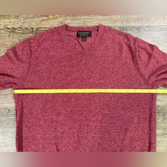Banana Republic Burgundy Heather Cotton Yarn V-Neck Sweater Men’s M - Picture 4 of 8